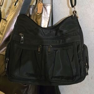 BLACK SHOULDER BAG